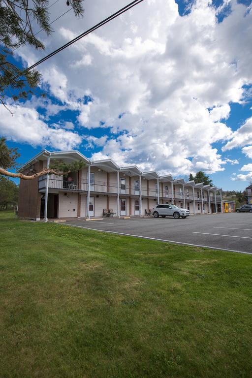 Wheelhouse Motel Lunenburg Exterior foto