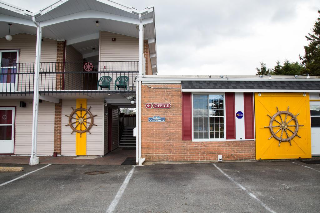 Wheelhouse Motel Lunenburg Exterior foto